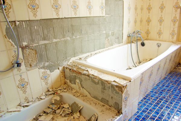 Bathtub Demolition in Turlock
