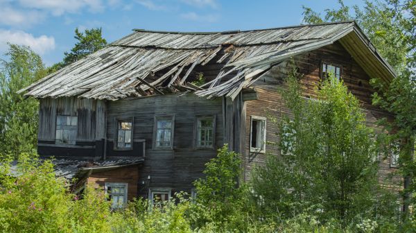 Cottage Demolition in Turlock